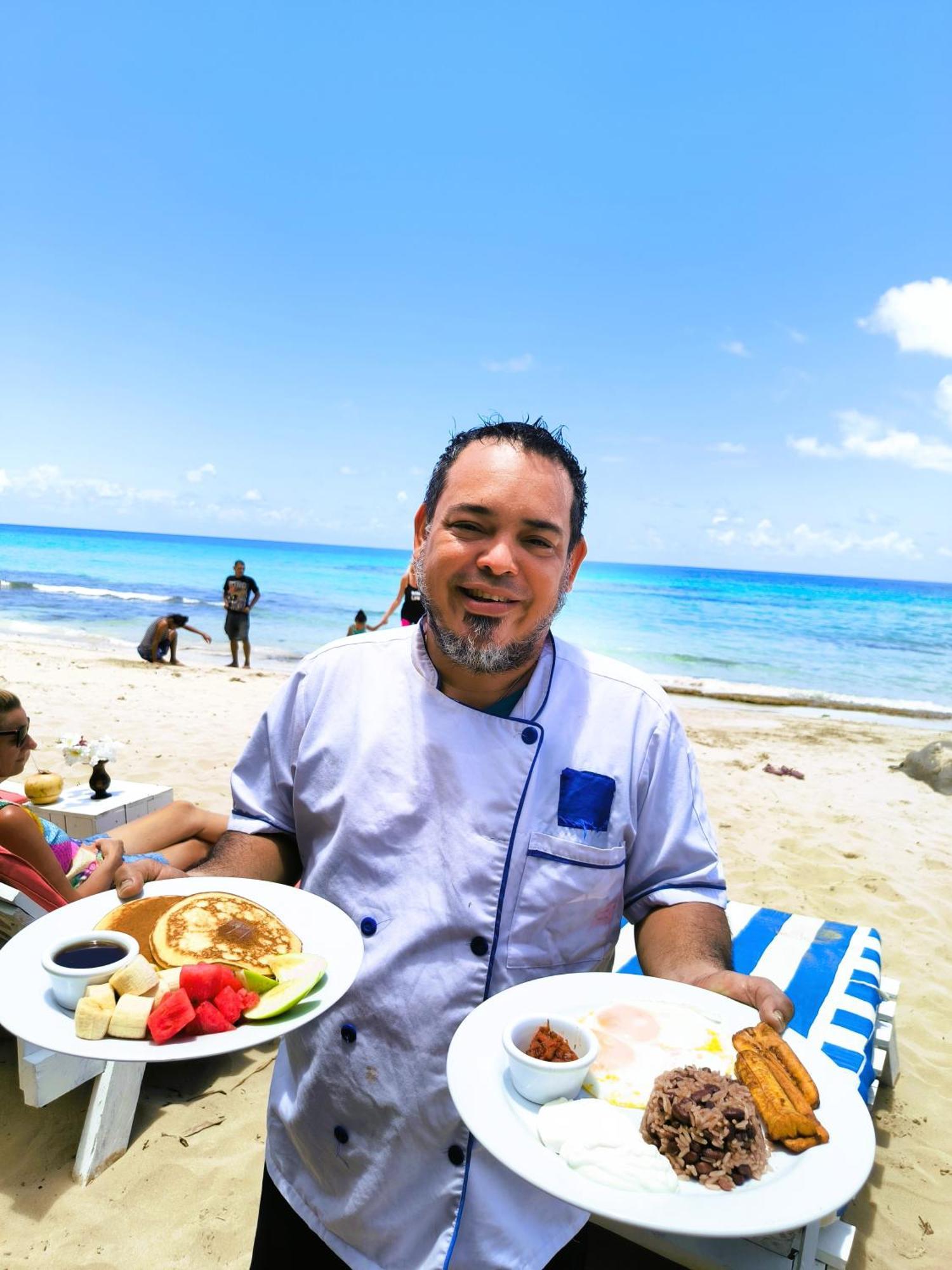 Paraiso Beach Hotel Brig Bay Eksteriør billede