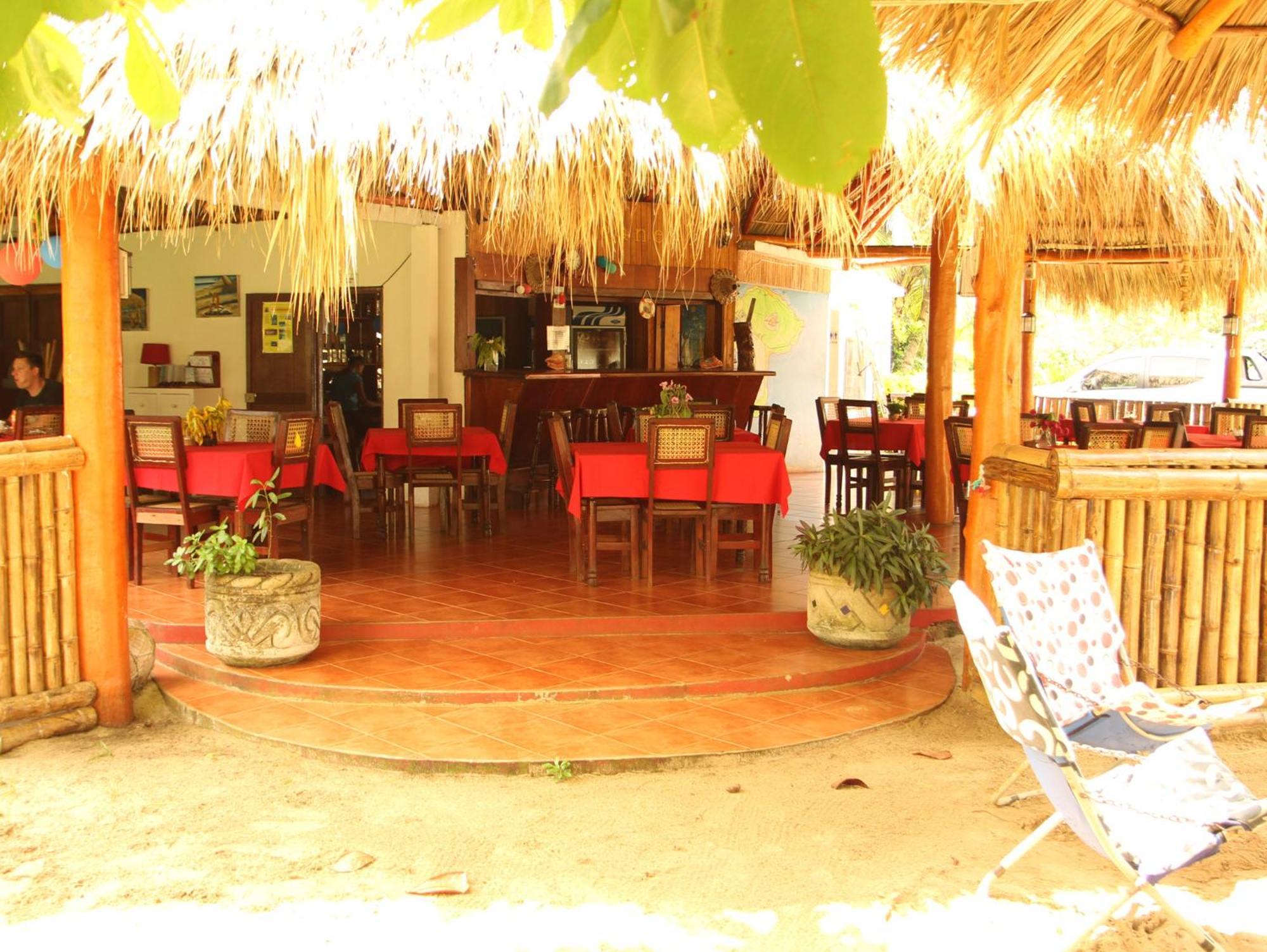 Paraiso Beach Hotel Brig Bay Eksteriør billede