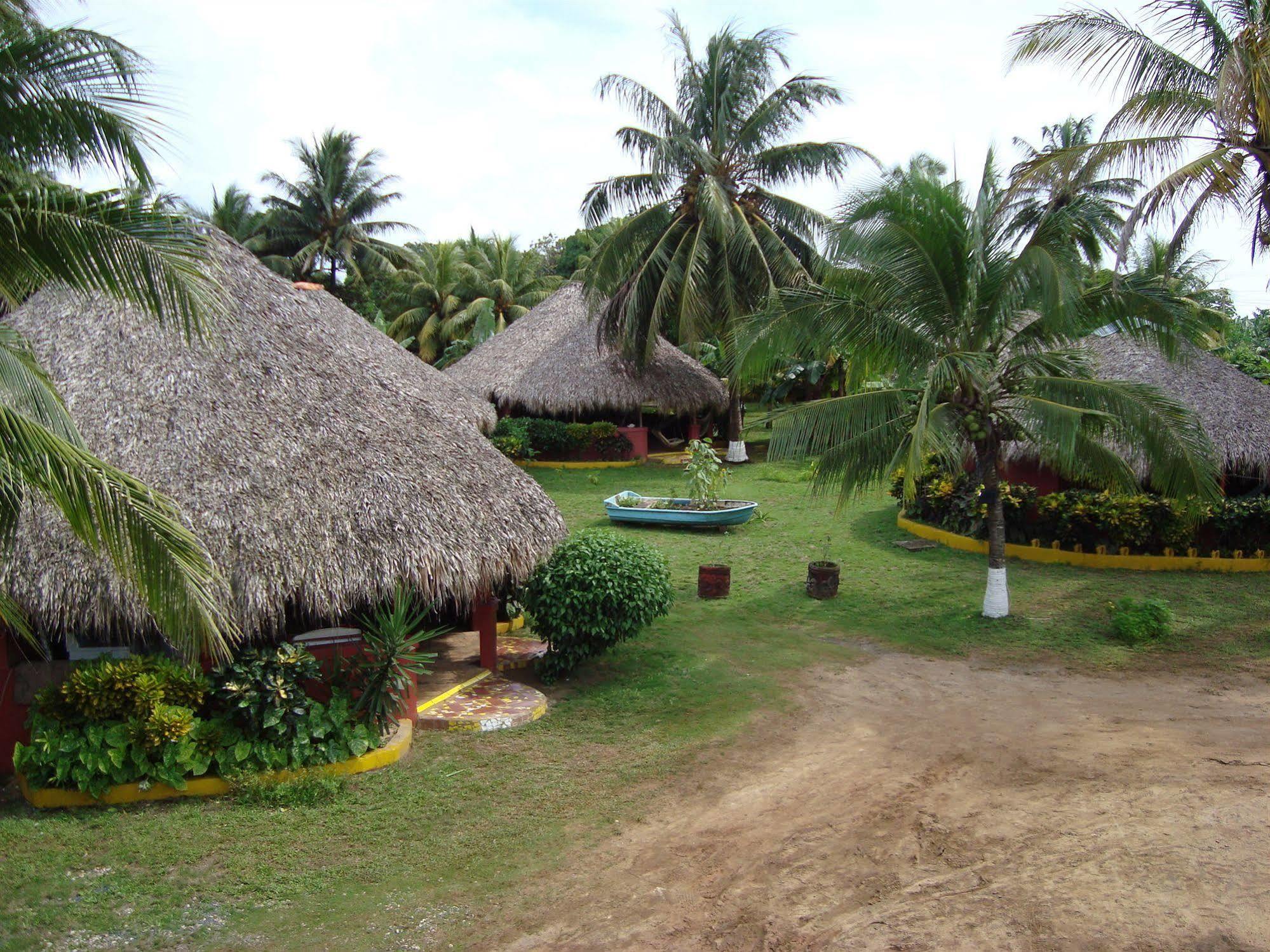 Paraiso Beach Hotel Brig Bay Eksteriør billede