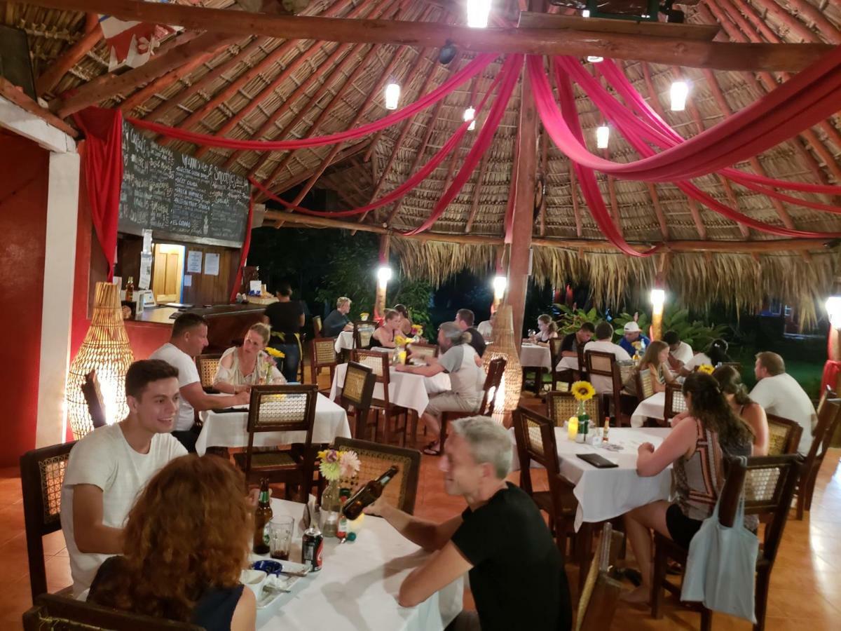 Paraiso Beach Hotel Brig Bay Eksteriør billede